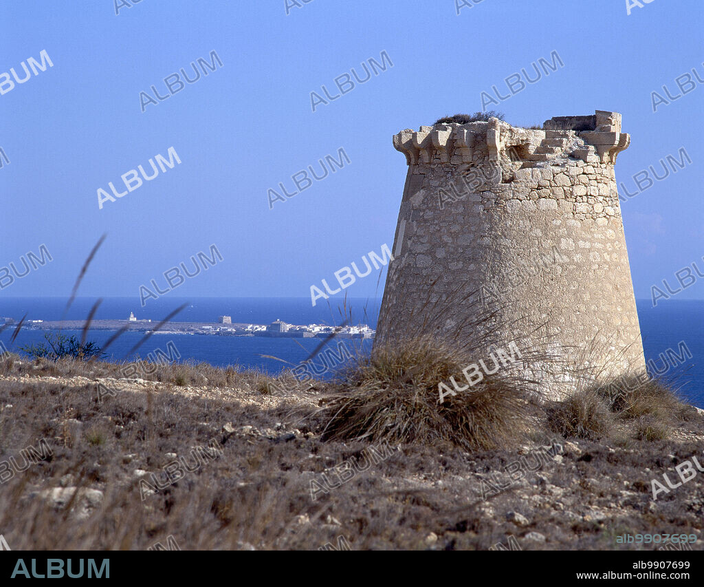 TORRE DE LA ESCALETA - ISLA PLANA O DE NUEVA TABARCA AL FONDO.
