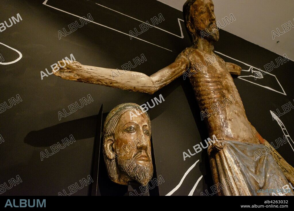conjunto gotico del descenso de la cruz de la capilla del Salvador, finales del siglo XII, sala Artur Perez cabrera, Museo arqueológico de Ibiza y Formentera, Patrimonio de la Humanidad «Ibiza, biodiversidad y cultura», Ibiza, balearic islands, Spain.