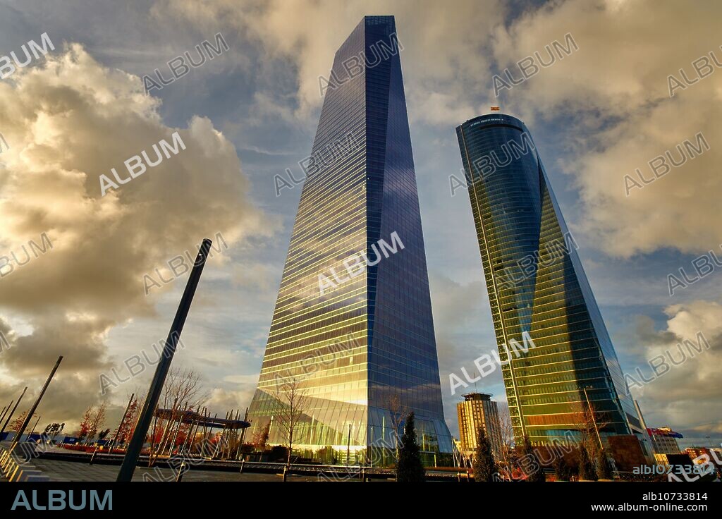 Torre de Cristal y Torre Espacio, CTBA, Cuatro Torres Business Area, Madrid, Spain, Europe.