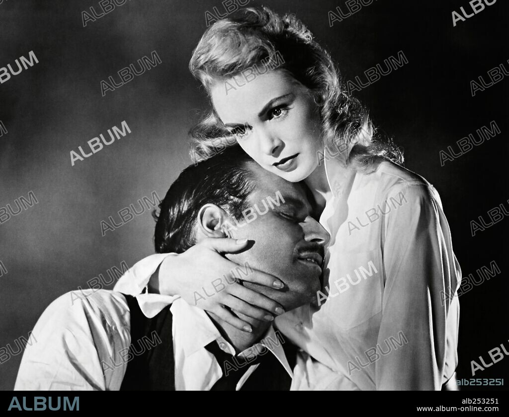 CHARLTON HESTON and JANET LEIGH in TOUCH OF EVIL, 1958, directed by ORSON WELLES. Copyright UNIVERSAL PICTURES.