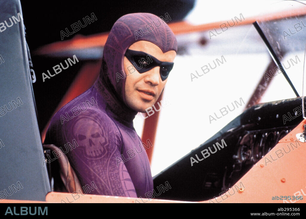 BILLY ZANE en THE PHANTOM: EL HÉROE ENMASCARADO, 1996 (THE PHANTOM), dirigida por SIMON WINCER. Copyright PARAMOUNT PICTURES / COOPER, ANDREW.