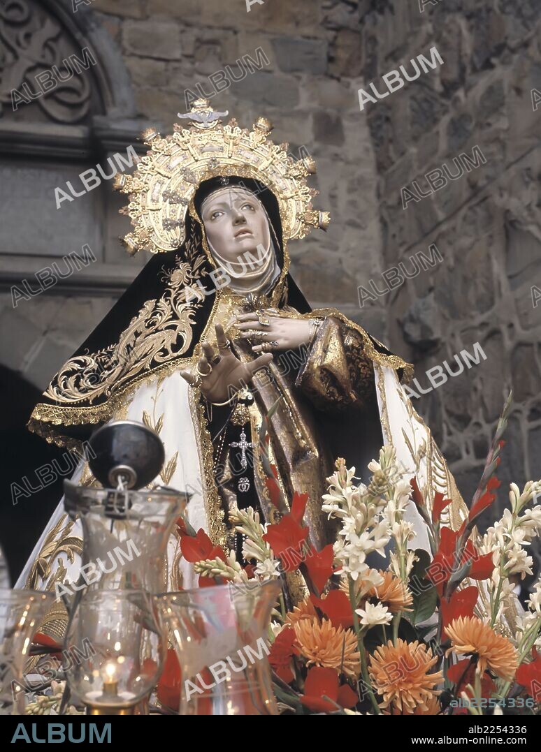 HERNANDEZ GREGORIO. TERESA DE JESUS SANTA. RELIGIOSA Y ESCRITORA ESPAÑOLA. GOTARRENDURA 1515-1582. SALIDA PROCESIONAL DE LA IMAGEN DE LA SANTA EN AVILA, OBRA DE GREGORIO HERNANDEZ.