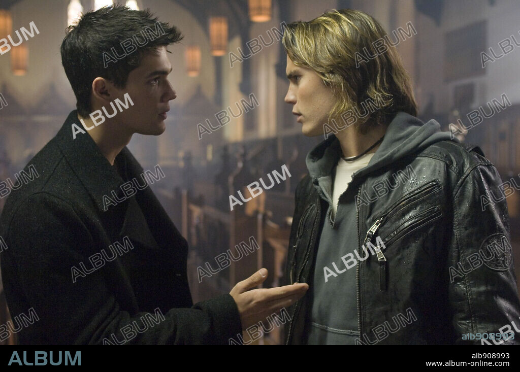 STEVEN STRAIT y TAYLOR KITSCH en LA ALIANZA DEL MAL, 2006 (THE COVENANT), dirigida por RENNY HARLIN. Copyright SCREEN GEMS/ALLUMINATION FILMWORKS/COLUMBIA TRISTAR FILMS / WENK, JONATHAN.