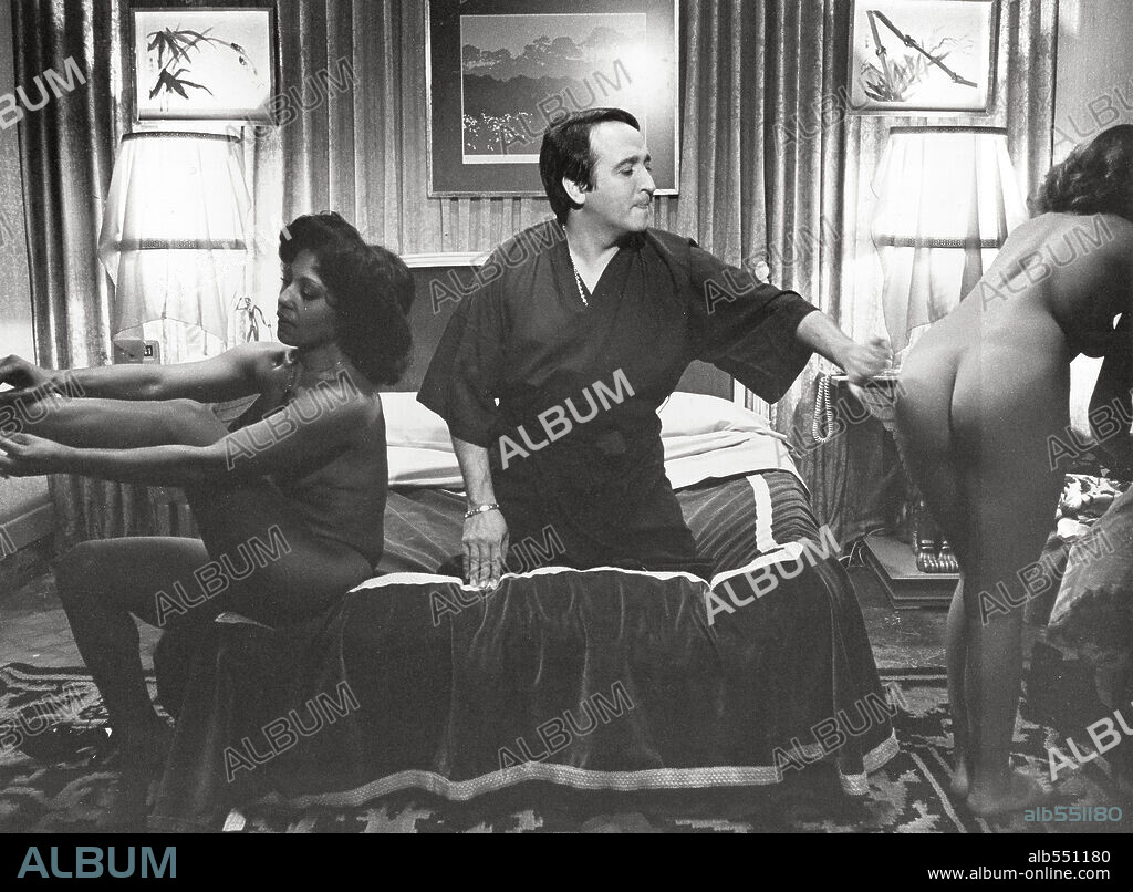 FERNANDO ESTESO en LOS CHULOS, 1981, dirigida por MARIANO OZORES. Copyright BERMUDEZ DE CASTRO P.C, S.A.