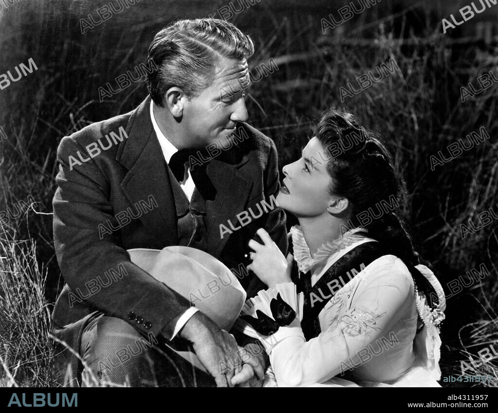KATHARINE HEPBURN y TRACY SPENCER. KATHARINE HEPBURN y SPENCER TRACY en MAR DE HIERBA, 1947 (THE SEA OF GRASS), dirigida por ELIA KAZAN. Copyright M.G.M.