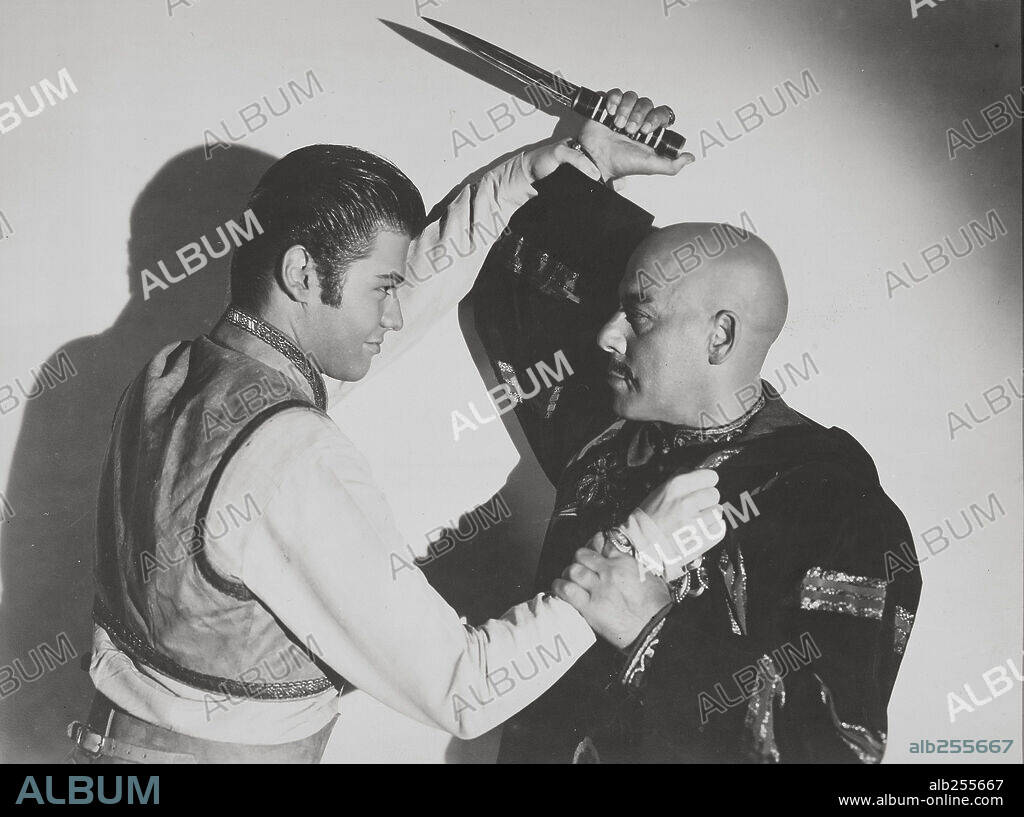 KURT KATCH and TURHAN BEY in ALI BABA AND THE FORTY THIEVES, 1944. Copyright UNIVERSAL PICTURES.
