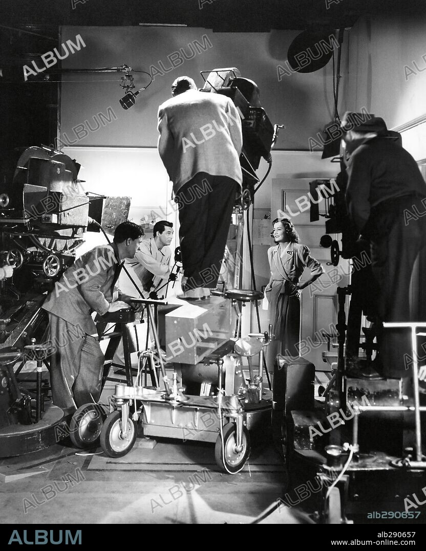 CARY GRANT, GEORGE STEVENS and IRENE DUNNE in PENNY SERENADE, 1941, directed by GEORGE STEVENS. Copyright COLUMBIA PICTURES.