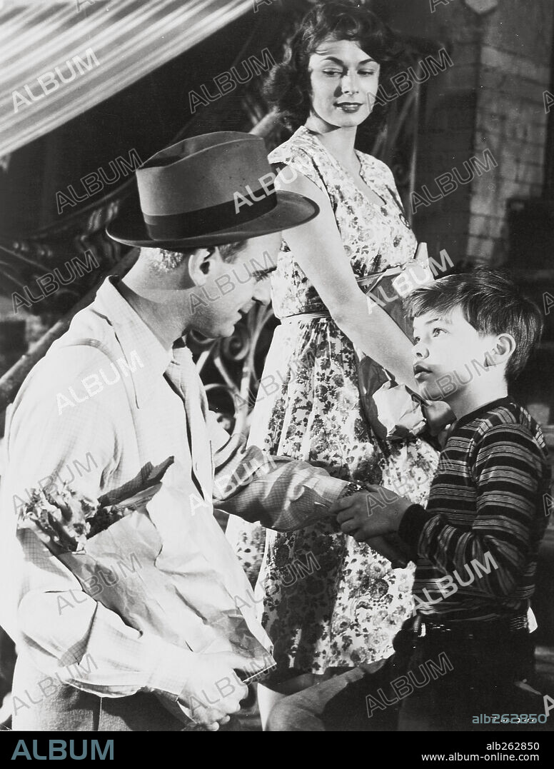 PAUL STEWART y RUTH ROMAN en LA VENTANA, 1949 (THE WINDOW), dirigida por TED TETZLAFF. Copyright RKO RADIO.