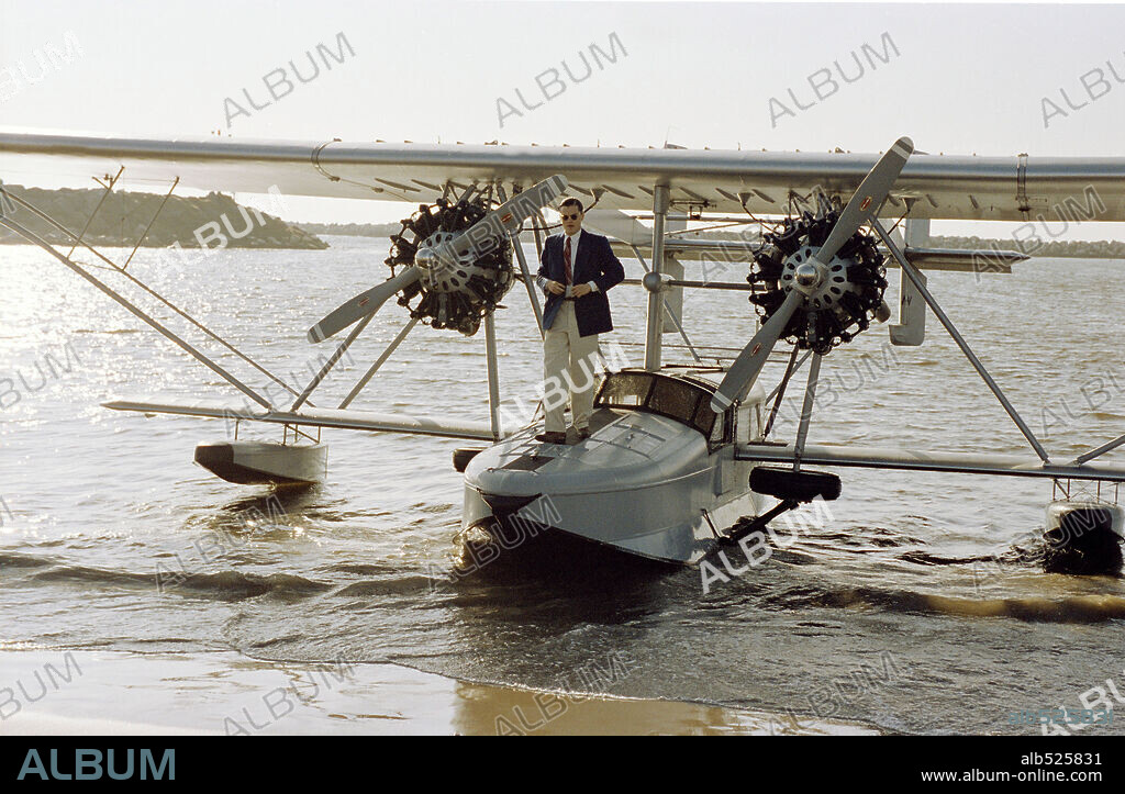 di caprio. Leonardo DiCaprio en EL AVIADOR, 2004 (THE AVIATOR), dirigida por MARTIN SCORSESE. Copyright MIRAMAX FILMS.