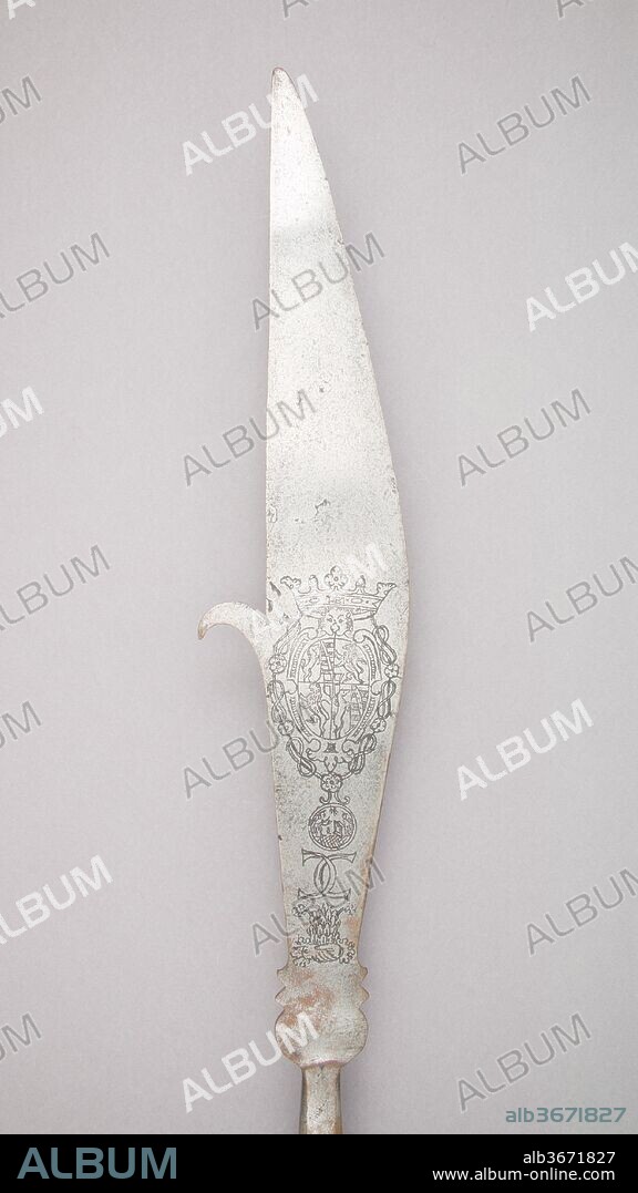 Fauchard. Culture: Italian. Dimensions: L. 8 ft. 4 1/2 in. (255.3 cm); L. of head 28 in. (71.1 cm); W. 5 in. (12.7 cm); Wt. 4 lbs. 4.3 oz. (1936.3 g). Date: 16th century.