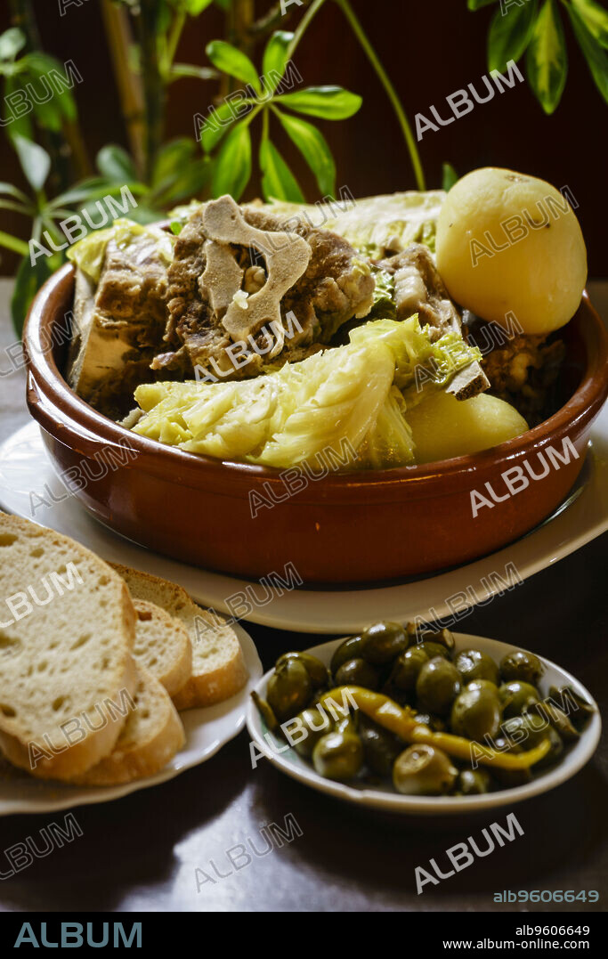 Bullit DOssos, cocido mallorquin de huesos de ternera,Es Cruce, Mallorca,Islas Baleares,Spain.