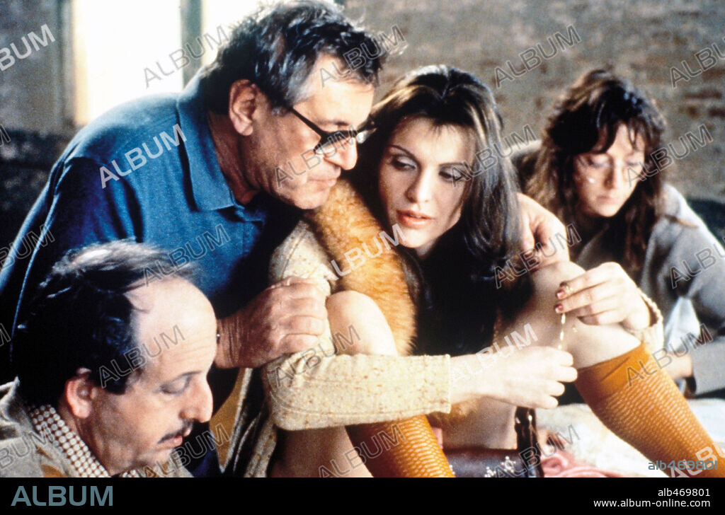 COURTNEY LOVE y MILOS FORMAN en EL ESCANDALO LARRY FLYNT, 1996 (THE PEOPLE VS. LARRY FLYNT), dirigida por MILOS FORMAN. Copyright UNITED ARTISTS.