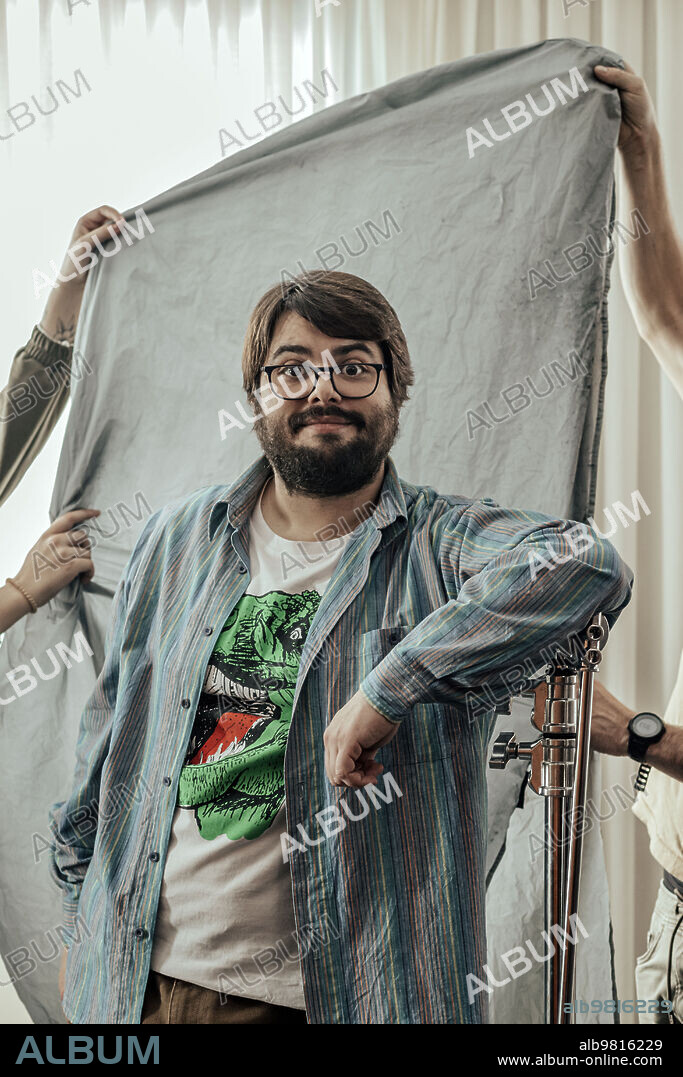 Brays Efe en EL FANTASTICO CASO DEL GOLEM, 2023, dirigida por BURNIN' PERCEBES, JUAN GONZALEZ y NANDO MARTINEZ. Copyright AQUI Y ALLI FILMS.