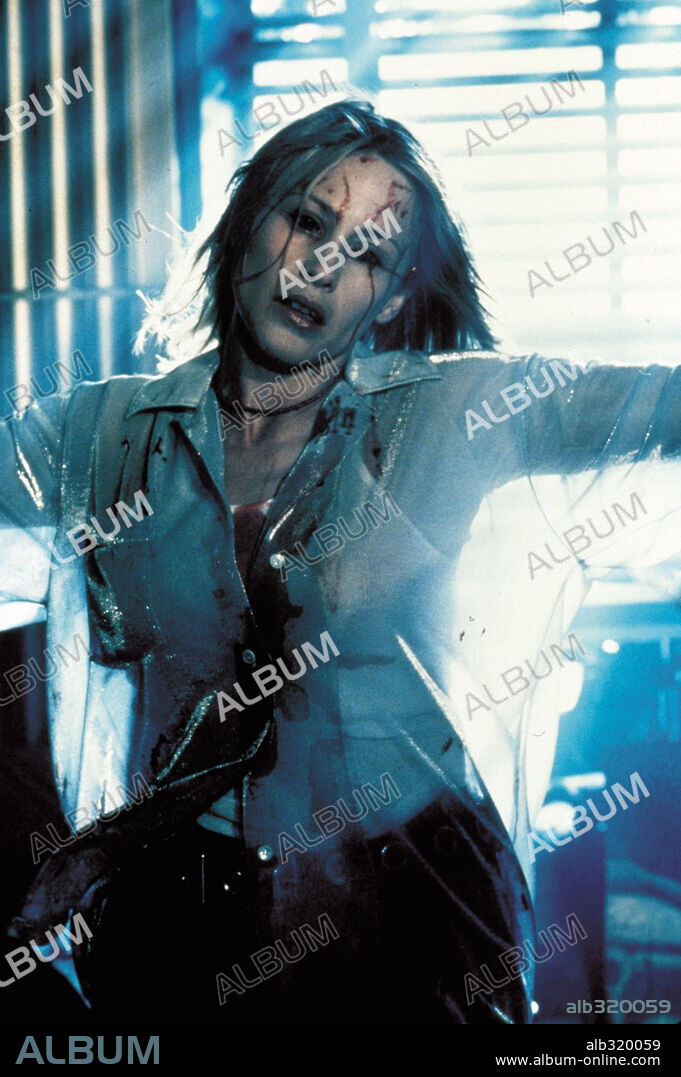 PATRICIA ARQUETTE in STIGMATA, 1999, directed by RUPERT WAINWRIGHT. Copyright M.G.M / FOREMAN, RICHARD.