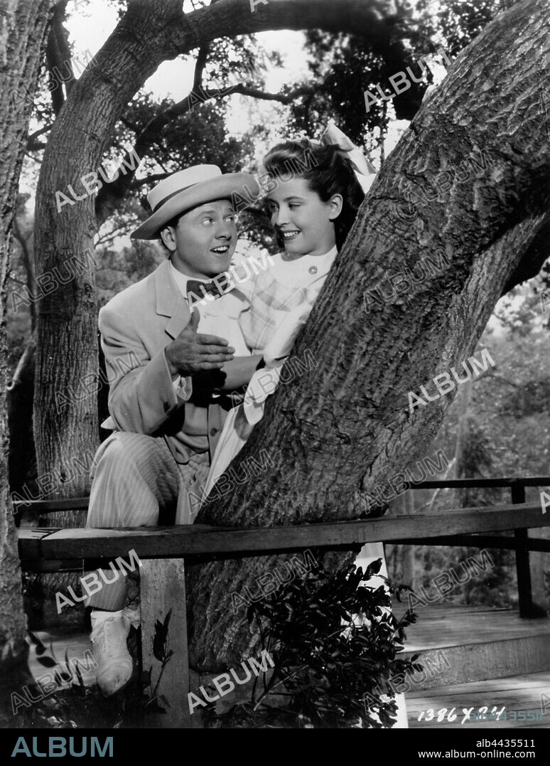 GLORIA DEHAVEN and MICKEY ROONEY in SUMMER HOLIDAY, 1948, directed by ROUBEN MAMOULIAN. Copyright M.G.M.