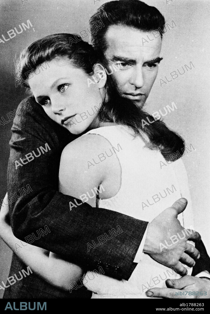 LEE REMICK y MONTGOMERY CLIFT en RÍO SALVAJE, 1960 (WILD RIVER), dirigida por ELIA KAZAN. Copyright 20TH CENTURY FOX.