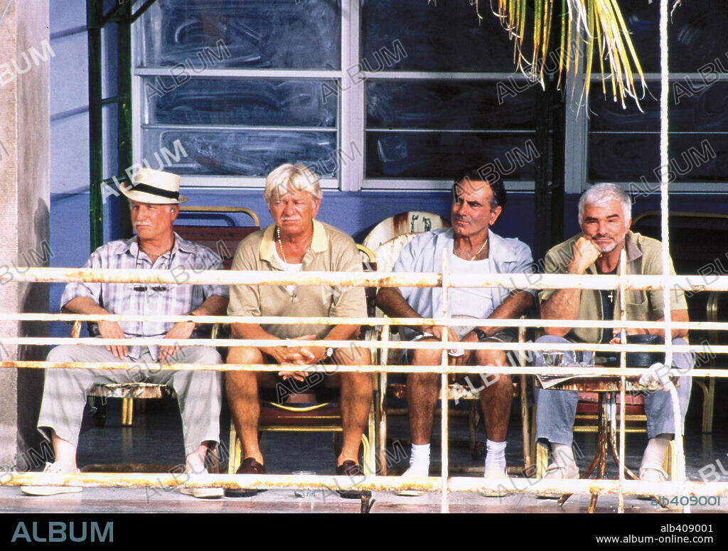 BURT REYNOLDS, DAN HEDAYA, RICHARD DREYFUSS and SEYMOUR CASSEL in THE CREW, 2000. Copyright TOUCHSTONE PICTURES / ZUCKERMAN, ROBERT.