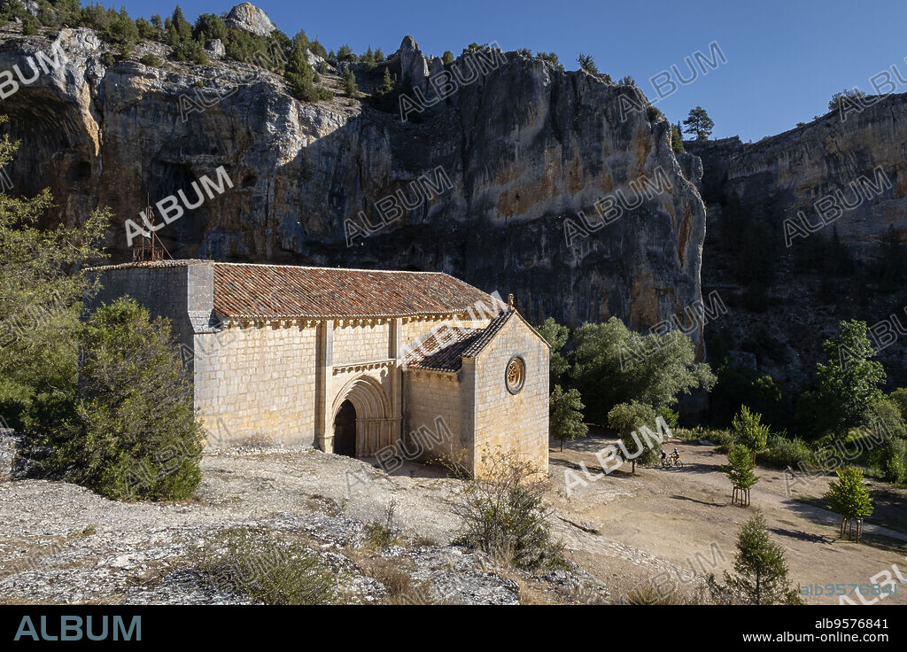 Ermita de San Bartolomé, Siglo XII, Parque Natural del Cañón del Río Lobos, Soria, Comunidad Autónoma de Castilla, Spain, Europe.