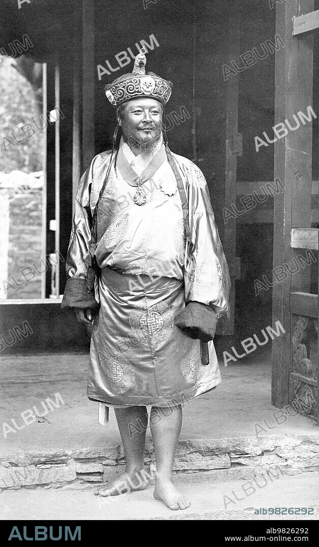 Bhutan: His Majesty Ugyen Wangchuck (11 June 1862 - 26 August 1926), 1st Druk Gyalpo or 'Dragon King' (r. 1907-1926). Photo by John Claude White (1853-1918), 1905.<br/><br/>. Gongsar Ugyen Wangchuck was the first Druk Gyalpo of Bhutan, the son of Jigme Namgyal, the Druk Desi (secular ruler) of Bhutan at the time. Fighting off various rebellions and civil wars, the culmination of which was the Battle of Changlimethang in 1886 (the last armed civil conflict in Bhutan), he became the de facto ruler of Bhutan and a Buddhist monarchy was established in 1907. After an election, he became the first Druk Gyalpo.