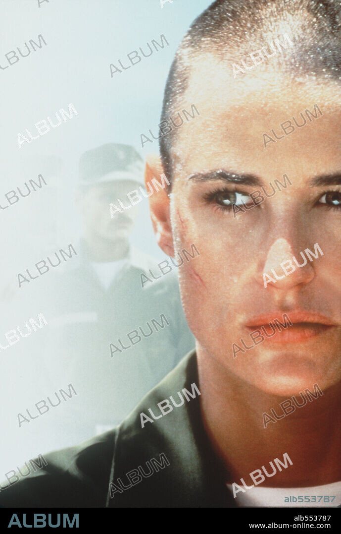 DEMI MOORE in G. I. JANE, 1997, directed by RIDLEY SCOTT. Copyright HOLLYWOOD PICTURES.