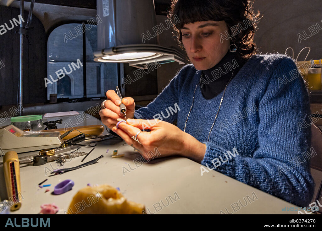 Vicenza, Goldsmith Shop Daniela Vettori: Margherita Galla in the laboratory working on a ring.