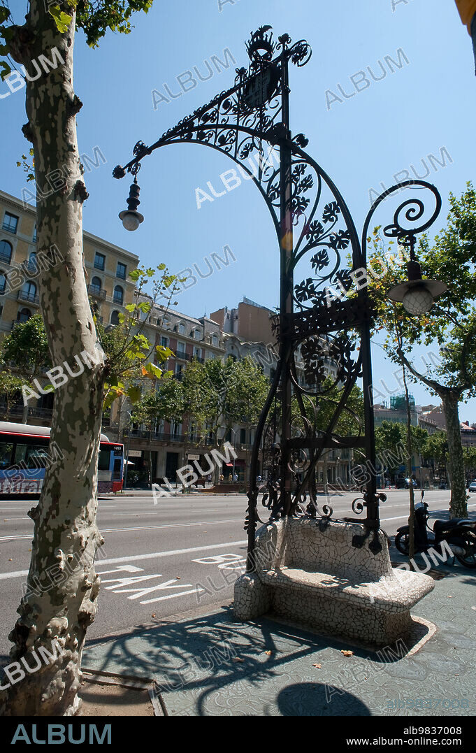 FAROLA PASEO DE GRACIA, BARCELONA. AUTOR: PERE FALQUES, 1900,S.XX.
