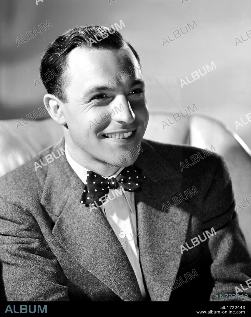 GENE KELLY in LIVING IN A BIG WAY, 1947, directed by GREGORY LA CAVA. Copyright M.G.M.