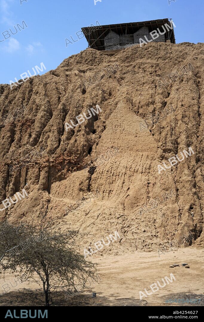 Valle de las Piramides (Valley of the Pyramids), Tucume. Archeological site located 35km north of Chiclayo, Lambayeque, Peru. Formed by the remains of multiple pyramids or Huacas, on Cerro de la Raya. Sican-La,mbayeque Culture Ceremonial and Administrative Center,(1000-1370 AC) later annexed to the Chimu(1370-1470) and then after the Inca(1470-1532). Prehispanoc cultures.