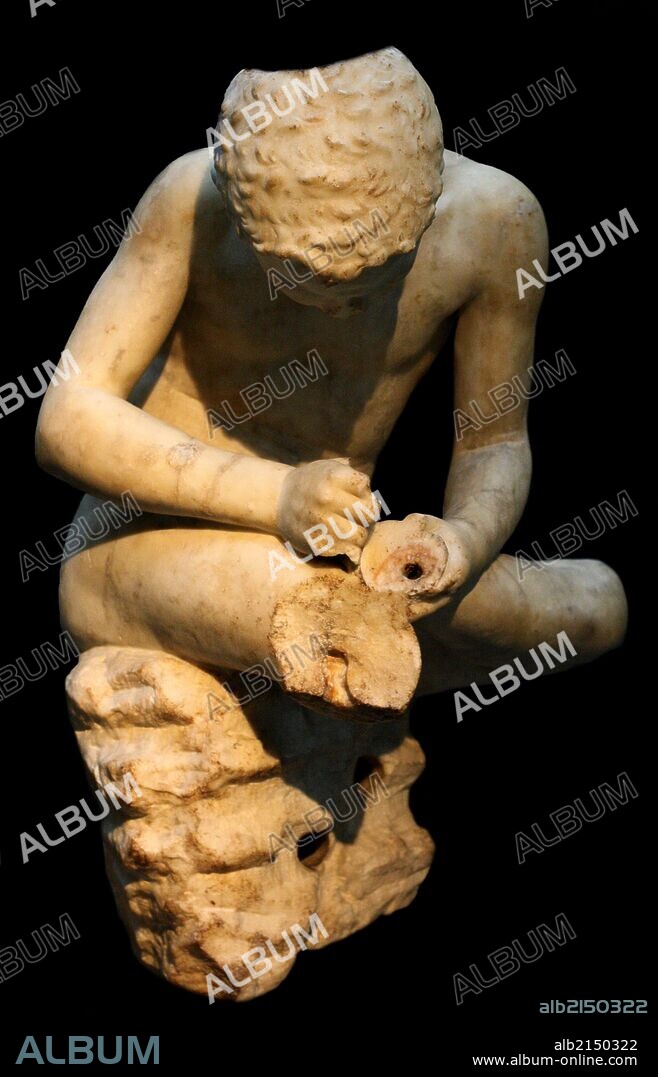 Marble statue of a boy, also known as the 'spinario', or thorn-puller. circa 25-50 AD, Roman copy of a lost Hellenistic work from 3rd century BC (Photo by: Universal History Archive/UIG via Getty Images).