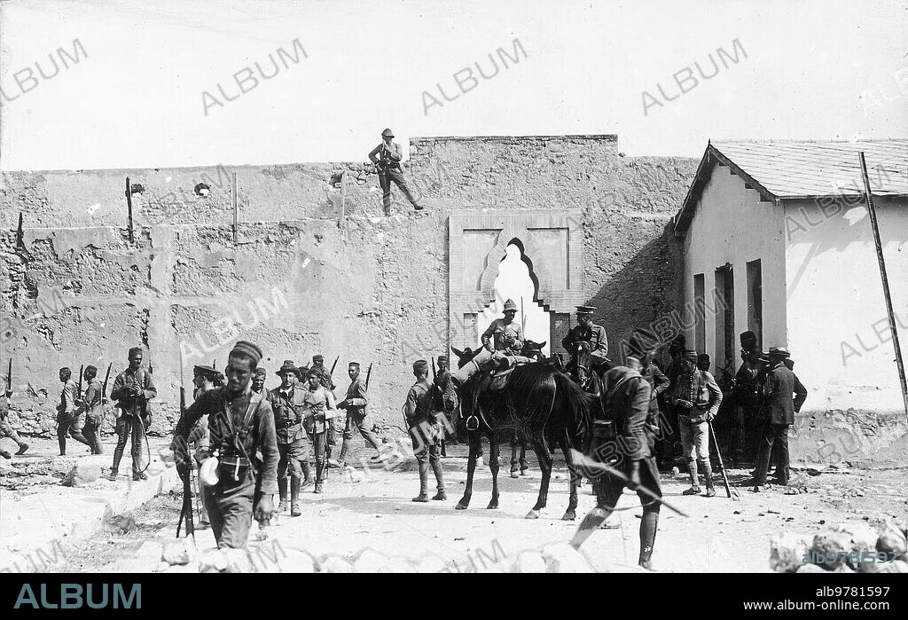 October 1921. Melilla. The reconquest of Zeluan, moment of entering our Troops into the Alcazaba.