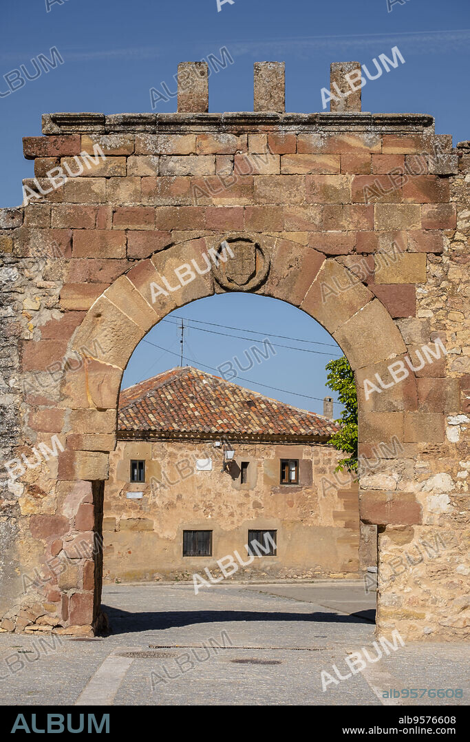 arco de arriba - puerta de oriente, Conjunto medieval amurallado, Retortillo de Soria, Soria, comunidad autónoma de Castilla y León, Spain, Europe.