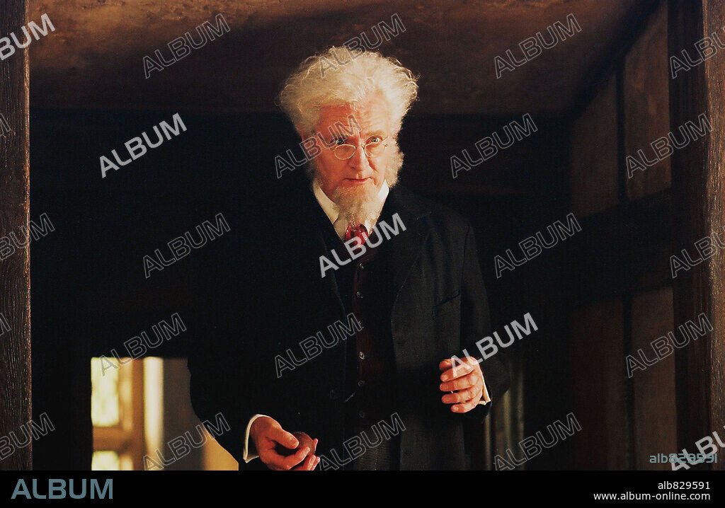 JIM BROADBENT in CHRONICLES OF NARNIA: THE LION, THE WITCH AND THE WARDROBE, THE, 2005, directed by ANDREW ADAMSON. Copyright WALT DISNEY PICTURES / VINET, PIERRE.