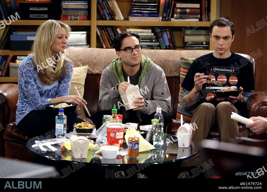 JIM PARSONS, JOHNNY GALECKI und KALEY CUOCO in THE BIG BANG THEORY, 2007, unter der Regie von CHUCK LORRE. Copyright CHUCK LORRE PRODUCTIONS/WARNER BROS TV.