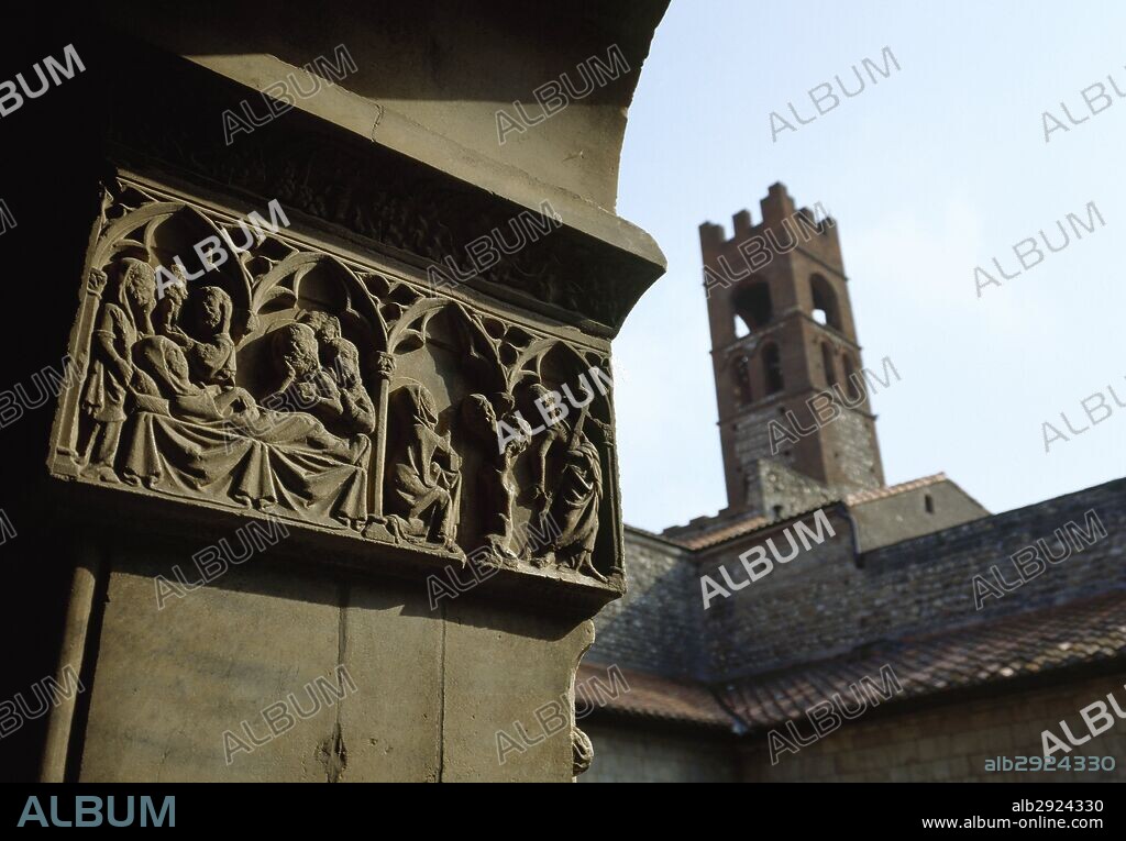 ARTE ROMANICO. FRANCIA. IGLESIA DE ELNA (siglo XI). Antigua catedral dedicada a Santa Eulalia, comenzada en 1042. Detalle de un relieve con representación de escenas religiosas de la vida de la Vírgen, en la galería este del CLAUSTRO (siglo XIV). ELNA (ELNE). Pirineos Orientales. Rosellón.
