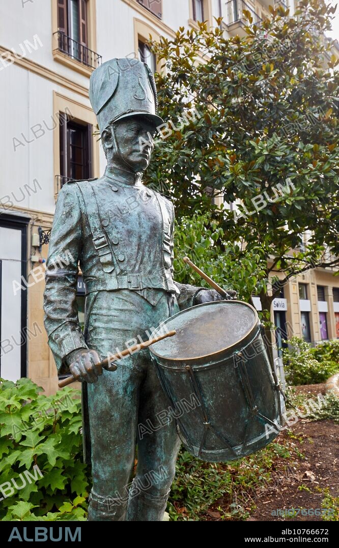 Plaza Sarriegi, Sarriegui Square, in homage to the composer of the March of San Sebastián, Donostia, San Sebastian, Gipuzkoa, Basque Country, Spain, Europe.