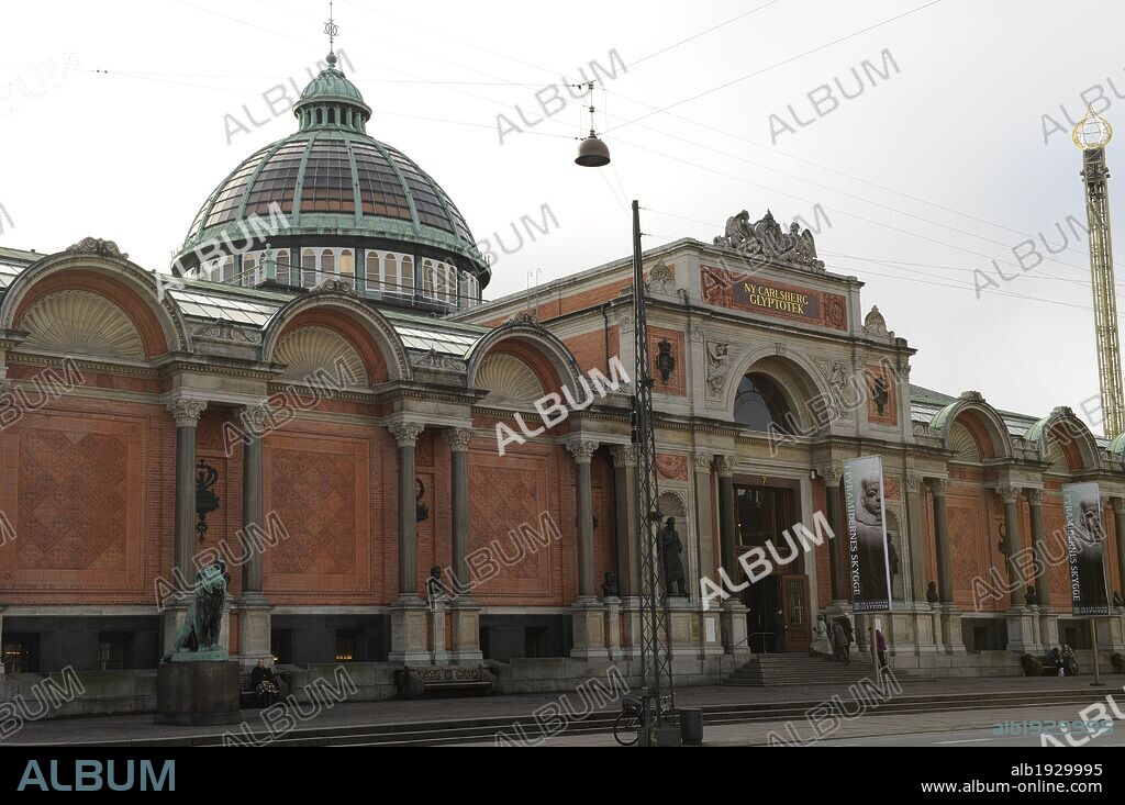 Denmark. Copenhagen. Ny Carlsberg Glyptotek Museum. Exterior.