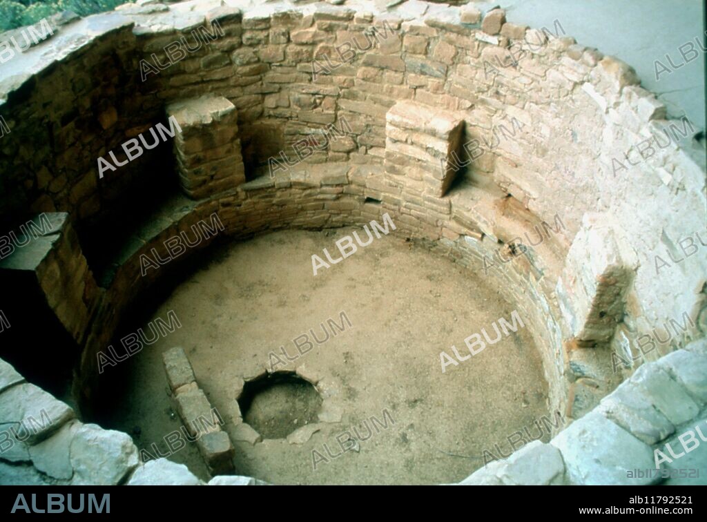 Kiva sacred underground gathering room for rituals at Cliff Palace, the largest Anasazi Indian cliff dwelling at Mesa Verde National Park, Colorado, USA, America.