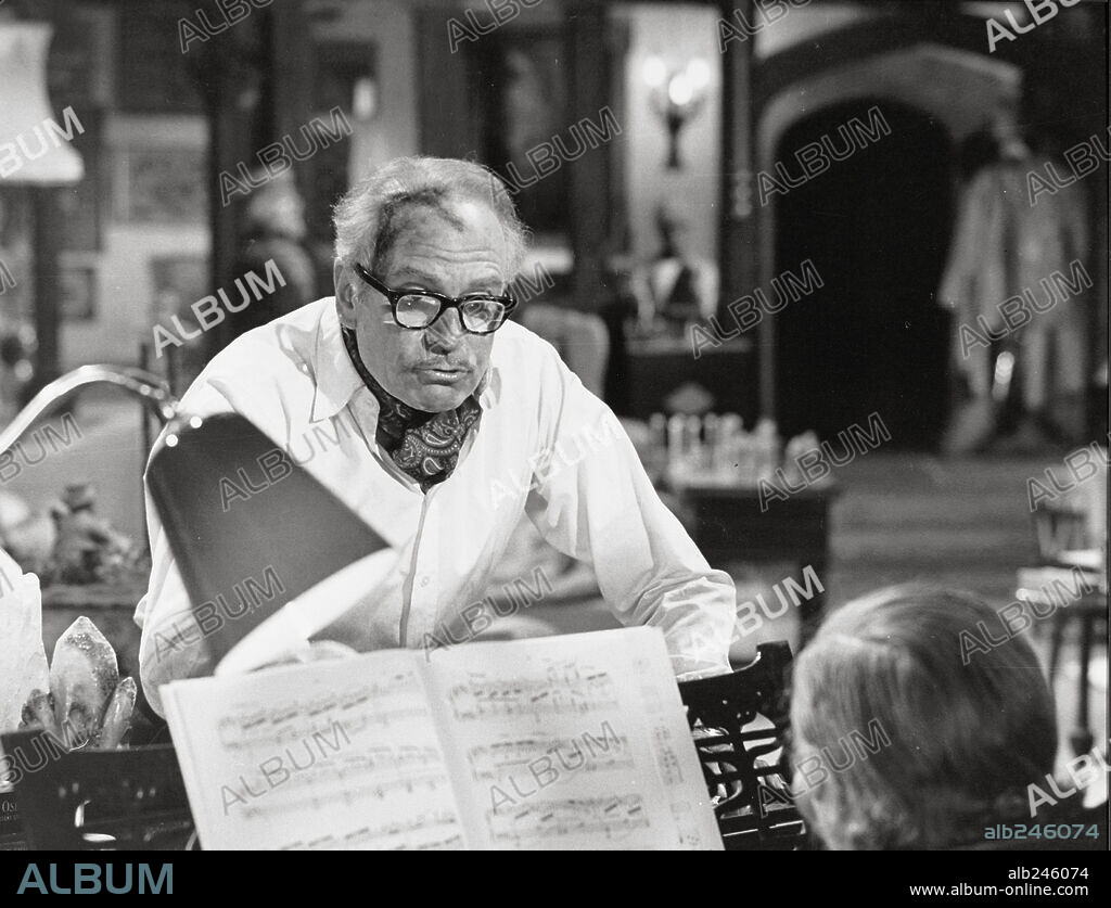 LAURENCE OLIVIER en LA HUELLA, 1972 (SLEUTH), dirigida por JOSEPH L. MANKIEWICZ. Copyright 20TH CENTURY FOX.