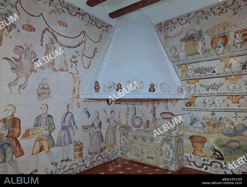 COCINA VALENCIANA CON AZULEJOS DE MANISES - SIGLO XVIII - ARTES APLICADAS.