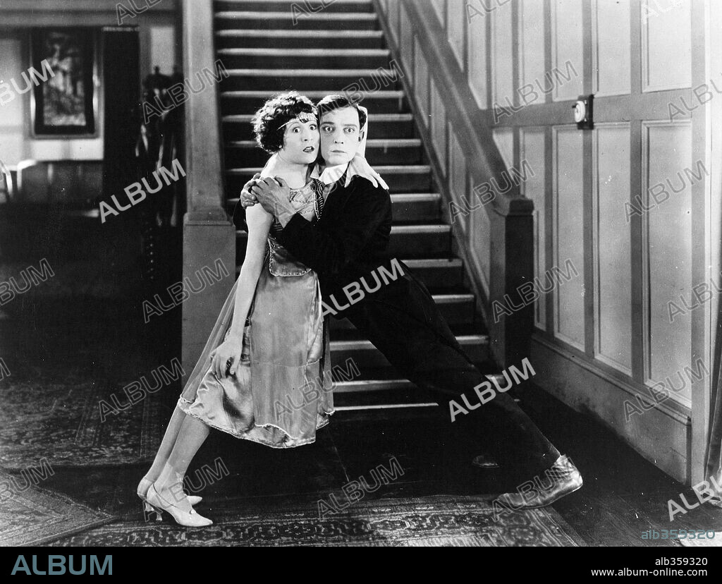 BUSTER KEATON and VIRGINIA FOX in THE ELECTRIC HOUSE, 1922, directed by BUSTER KEATON and EDWARD F. CLINE. Copyright BUSTER KEATON PROD.