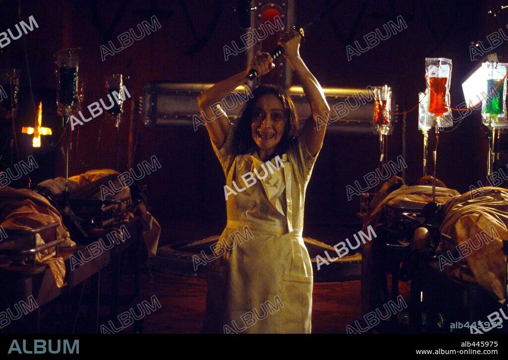 UNA DE ZOMBIES, 2003, dirigida por MIGUEL ANGEL LAMATA. Copyright AMIGUETES ENTERTAINMENT.