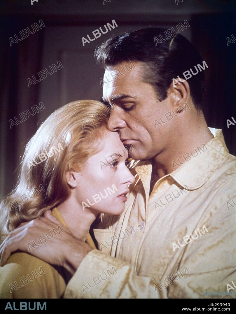 SEAN CONNERY und TIPPI HEDREN in MARNIE, 1964, unter der Regie von ALFRED HITCHCOCK. Copyright UNIVERSAL PICTURES.