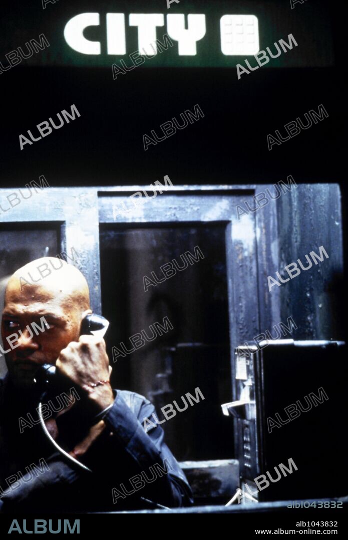 LAURENCE FISHBURNE in THE MATRIX, 1999, directed by ANDY WACHOWSKI and LARRY WACHOWSKI. Copyright ROADSHOW FILM LIMITED / BOLAND, JASIN.