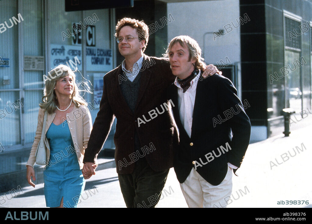 MIRANDA OTTO, PATRICIA ARQUETTE and RHYS IFANS in HUMAN NATURE, 2001, directed by MICHEL GONDRY. Copyright FINE LINE FEATURES.