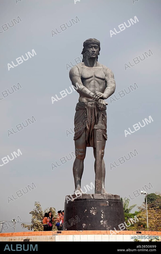 Lapu Lapu Monument, giant statue, in Rizal Park, Manila, Philippines, Asia.