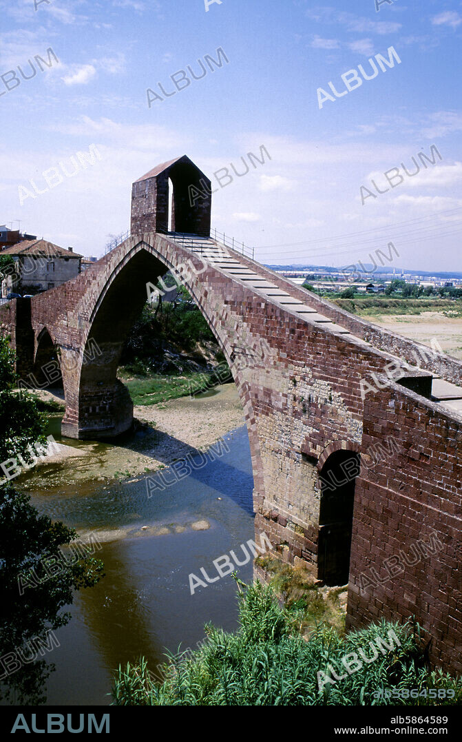 Martorell, Puente del Diablo sobre río Llobregat.