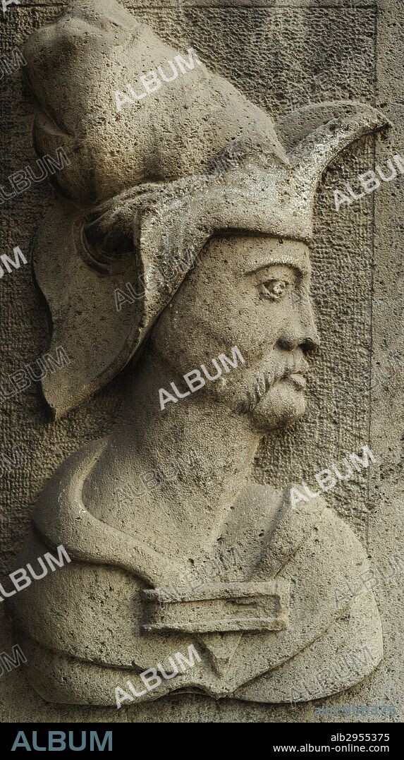 POLONIA. GDANSK. Detalle de un relieve en la fachada de una casa del centro histórico. Representa una figura masculina de perfil. Europa.