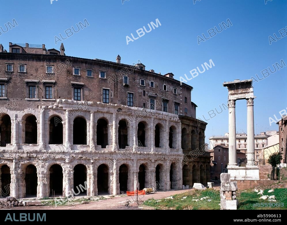 Rome - Roma (Italy), Theatre of Marcellus - Teatro di Marcello. (built under Augustus 17-13 BC; rebuilt as a fortress in C. 13th and as a palace, probably by Baldassare Peruzzi C. 16th). - Part. view of facade; on the right are the three corner columns of the Temple of Apollo Sosianus. Photo.