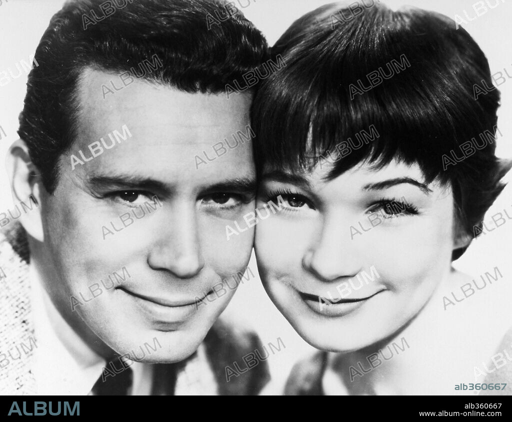 JOHN FORSYTHE and SHIRLEY MACLAINE in THE TROUBLE WITH HARRY, 1955, directed by ALFRED HITCHCOCK. Copyright Alfred J. Hitchcock Productions.