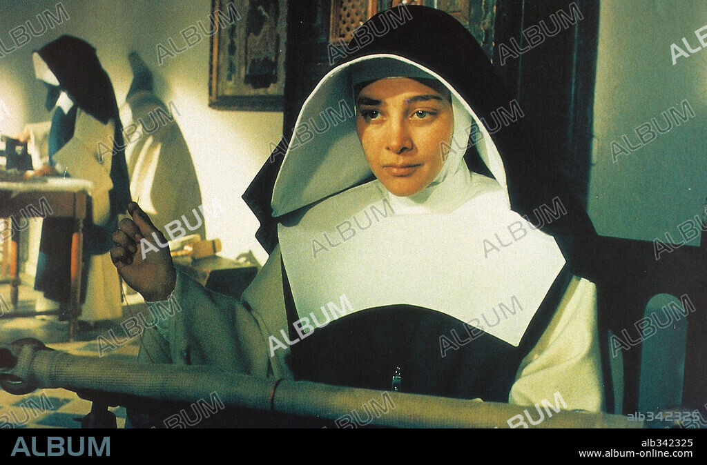 AMPARO LARRAÑAGA en CANCION DE CUNA, 1994, dirigida por JOSE LUIS GARCI. Copyright NICKEL ODEON DOS, S.A.
